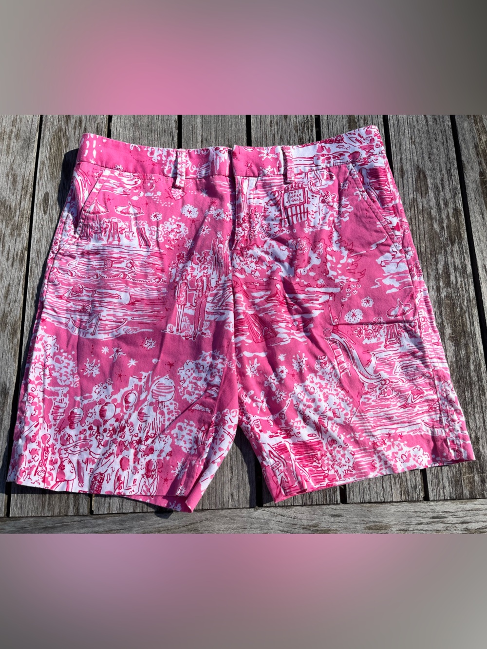 LILLY PULITZER. PINK / WHITE COUNTRY CLUB SCENE BERMUDAS SIZE 6.